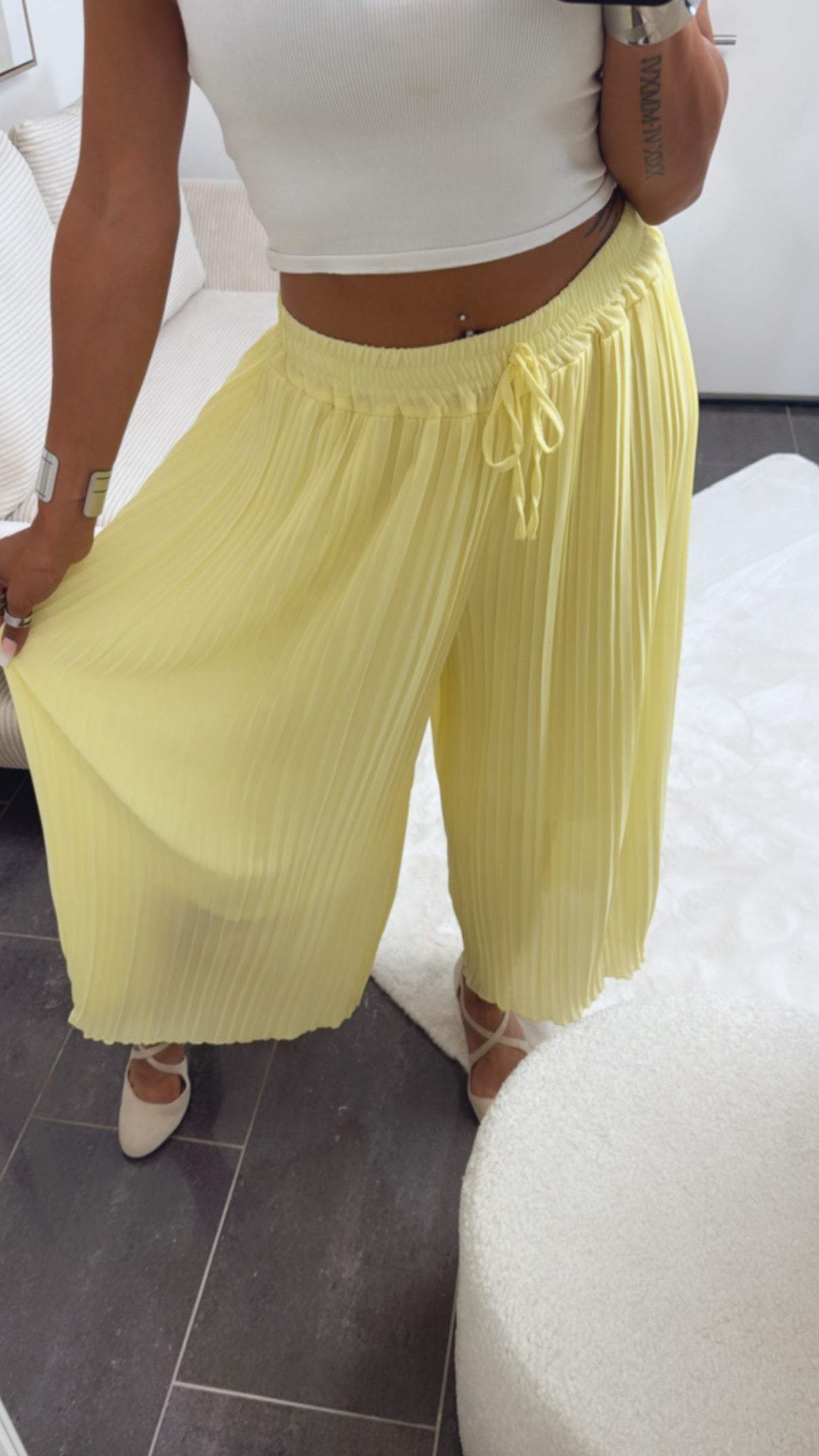 Alice | Yellow Pleated Summer Pants